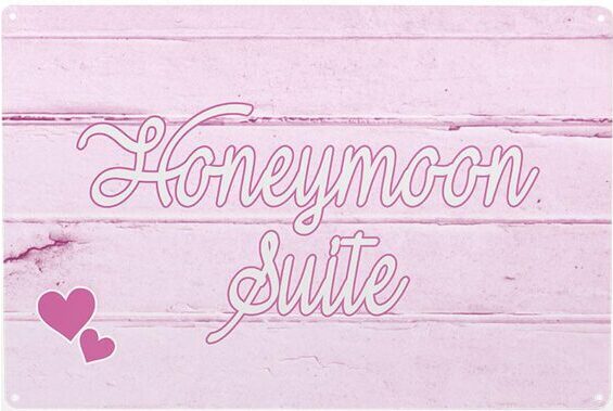 Plate Honeymoon Suite