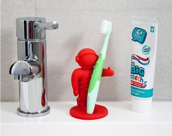 Astronaut - Toothbrush holder