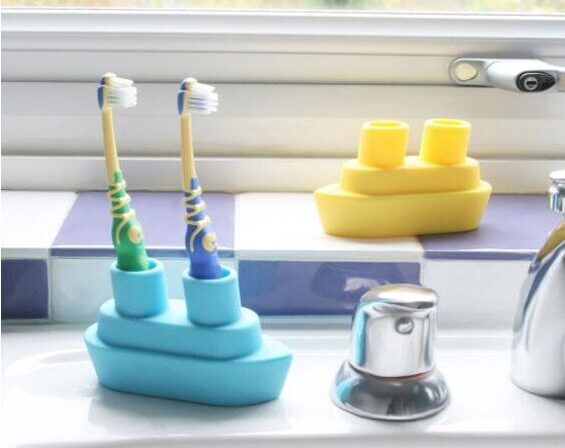 Boat - toothbrush holder